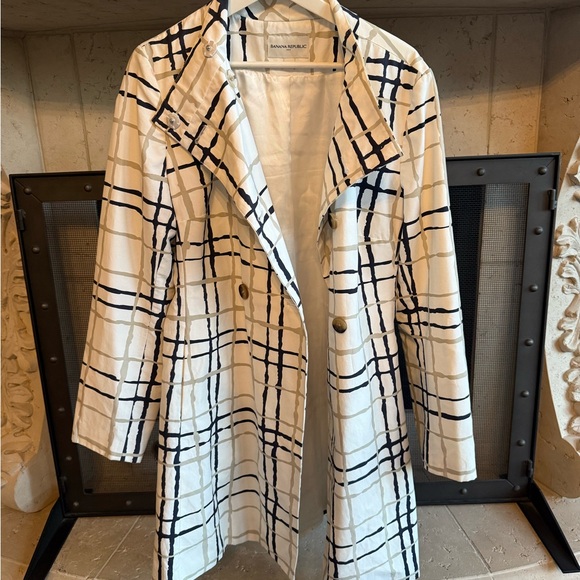 Banana Republic Trench Coat - Picture 2 of 2